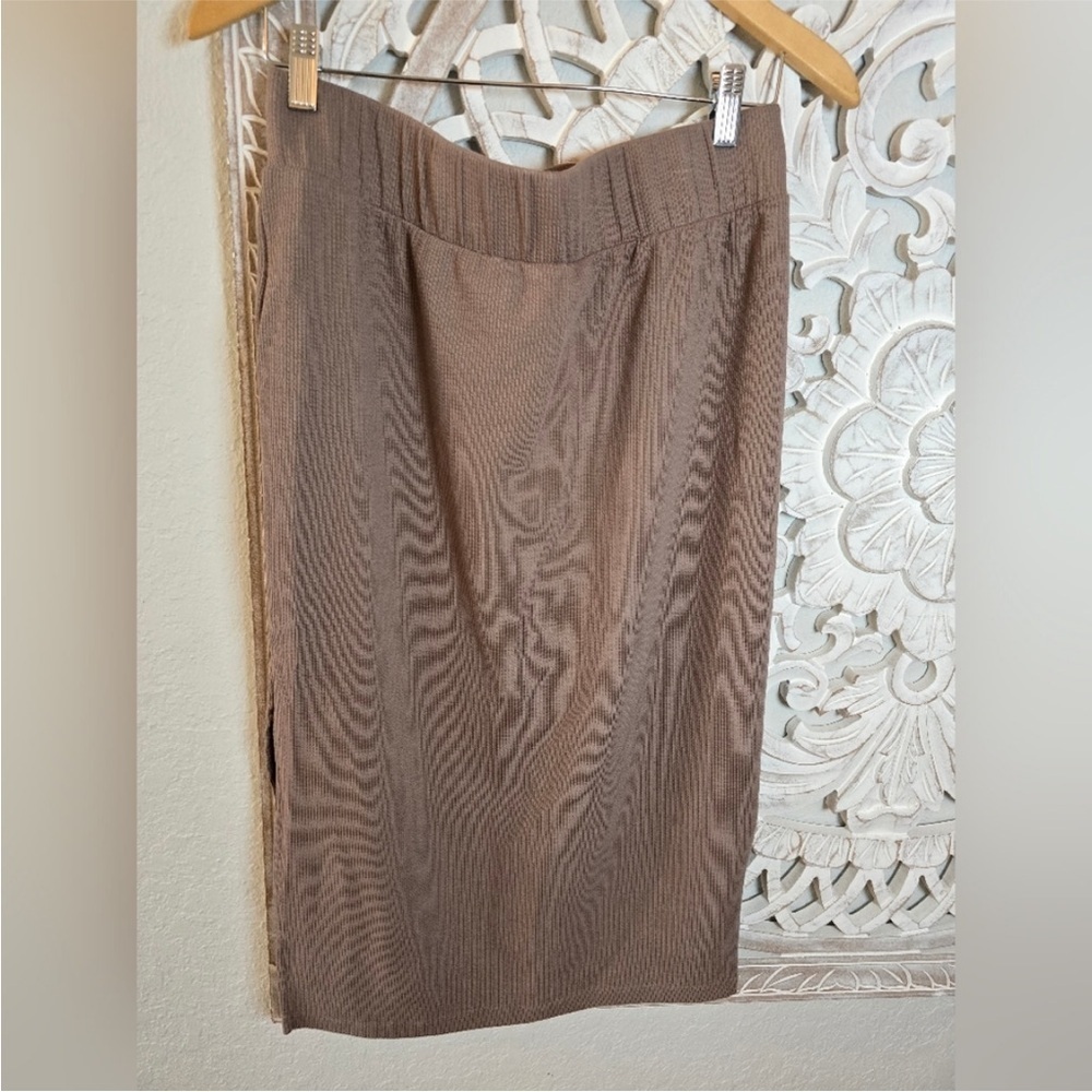 Adidas Originals Women's Sportwear Fit Ribbed Midi Skirt Taupe Size L - Picture 8 of 9